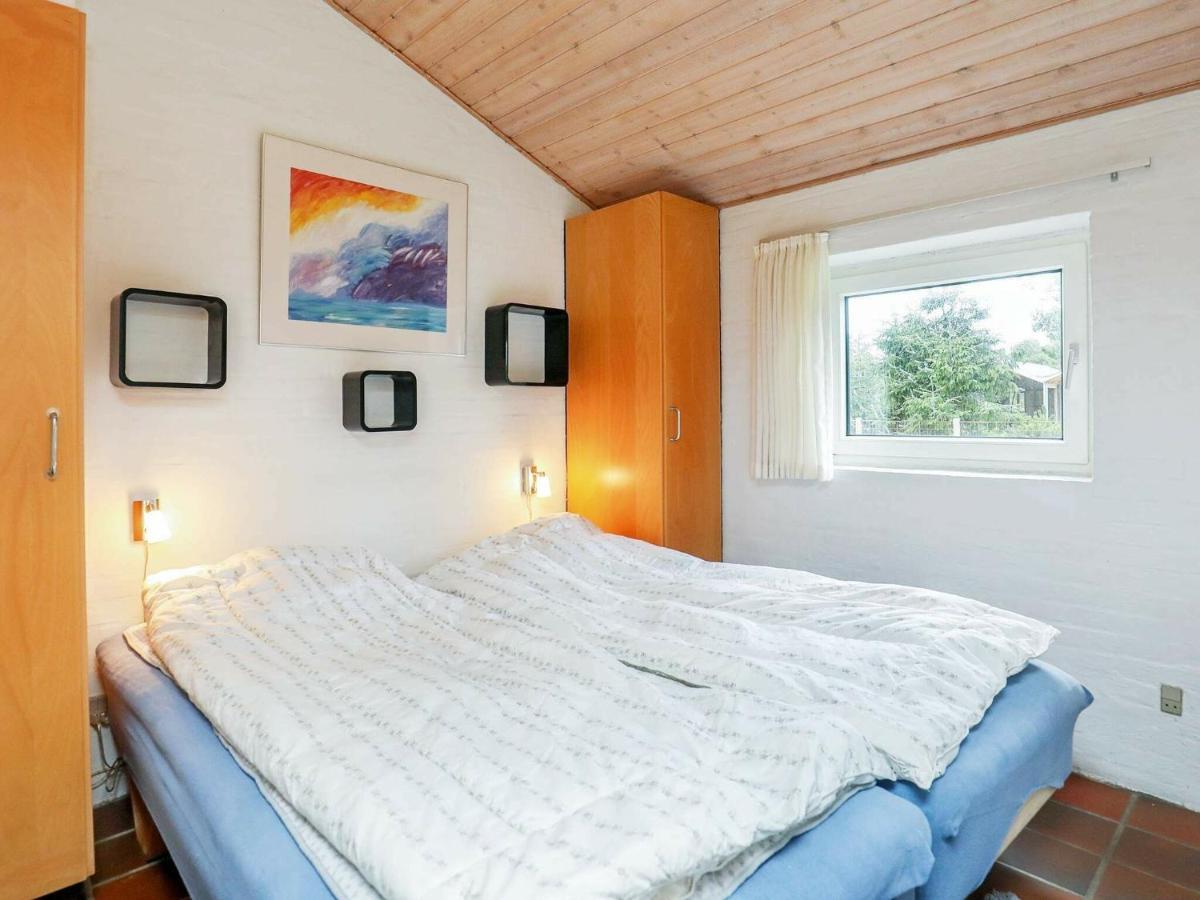 Amazing Home In Blavand With Wifi Номер фото