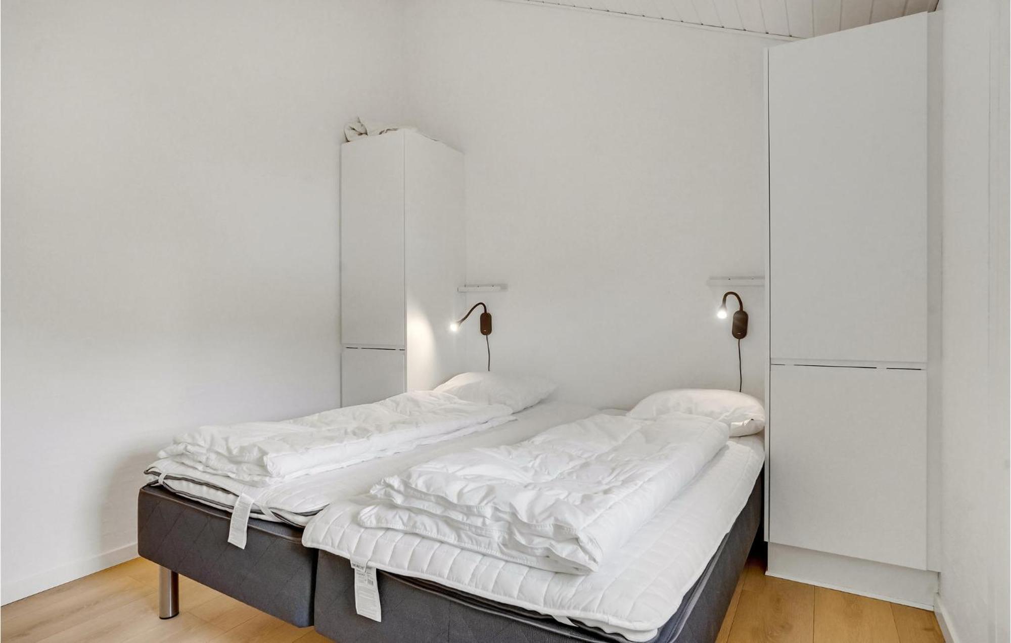 Amazing Home In Blavand With Wifi Экстерьер фото