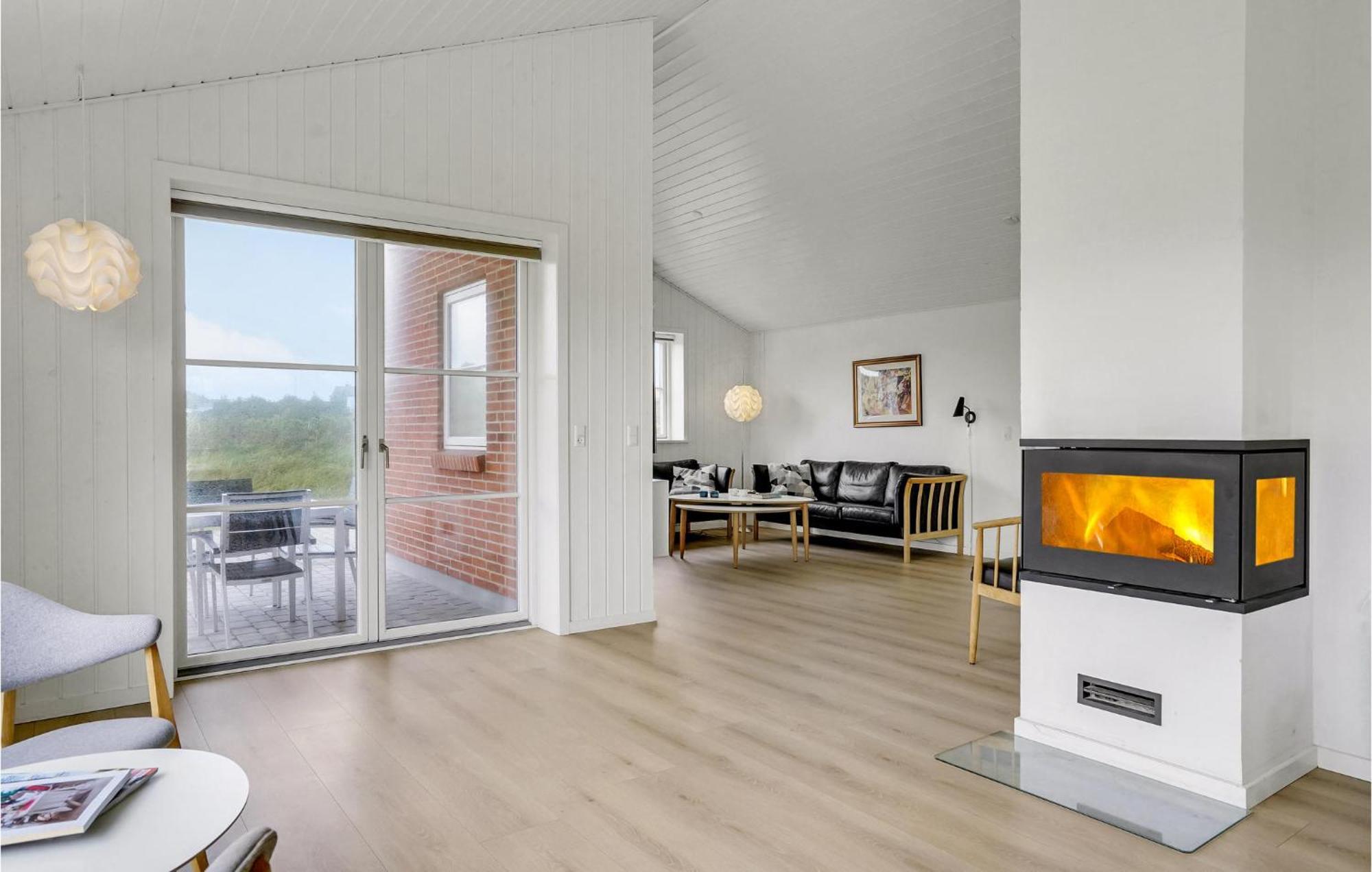 Amazing Home In Blavand With Wifi Экстерьер фото