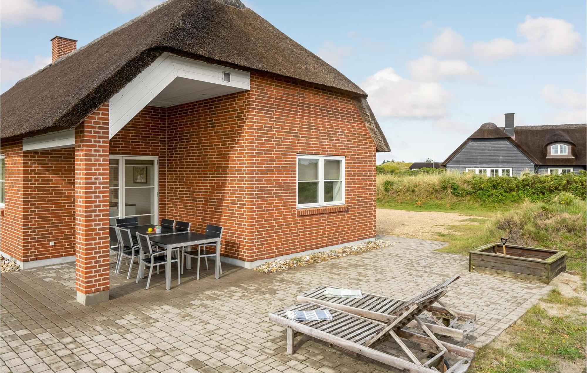 Amazing Home In Blavand With Wifi Экстерьер фото